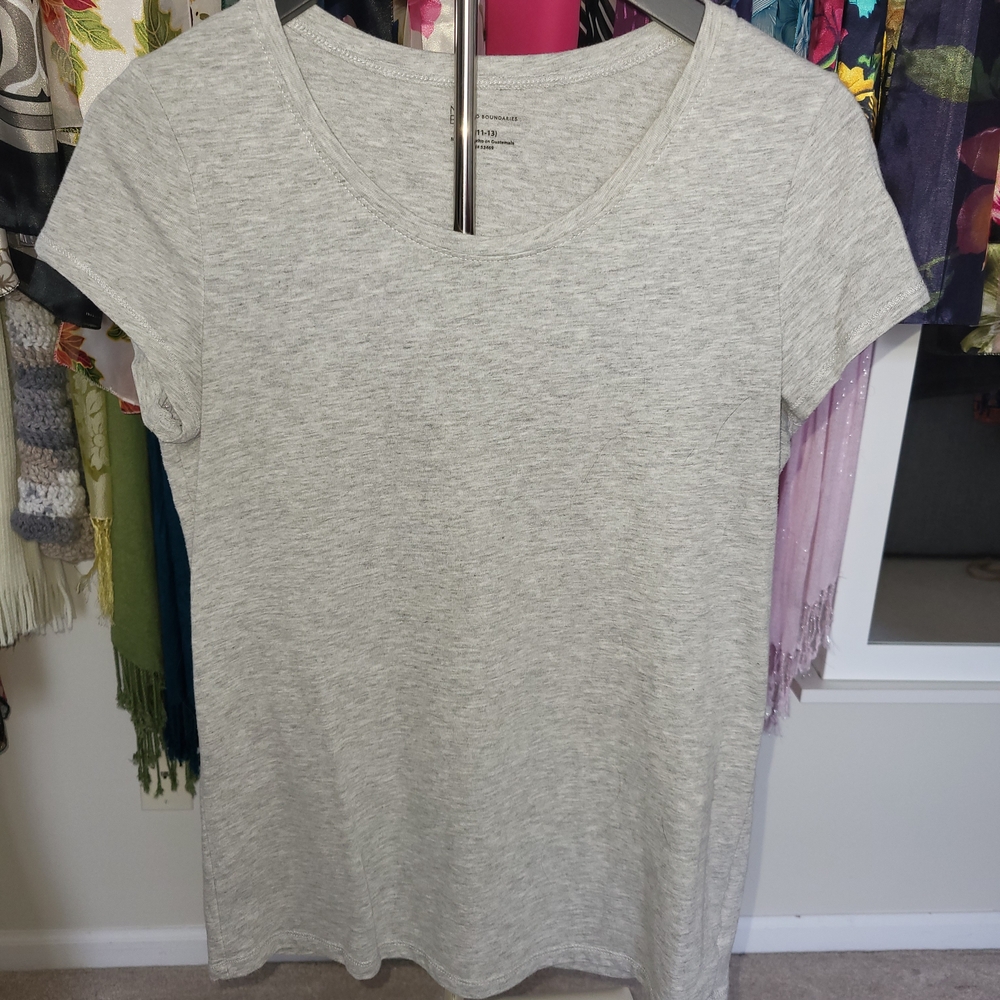 No Boundaries Light Gray Short Sleeve Tee